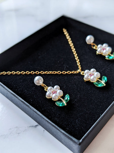 'Daisy' Flower Necklace (Princess Collection)