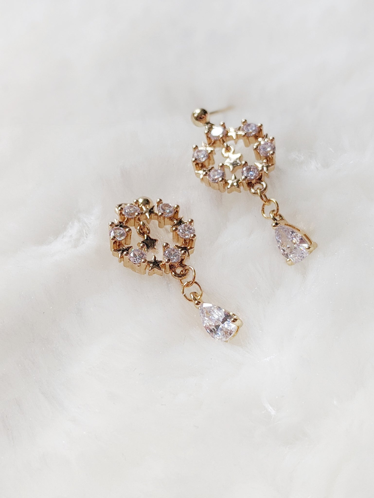 'Snowdrop' Wreath Style Earrings (Princess Collection)