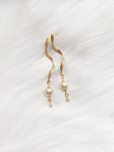 'Olivia' Pearl Earrings (Princess Collection)