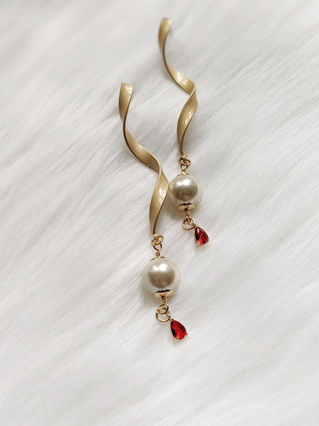 'Olivia' Pearl Earrings (Princess Collection)