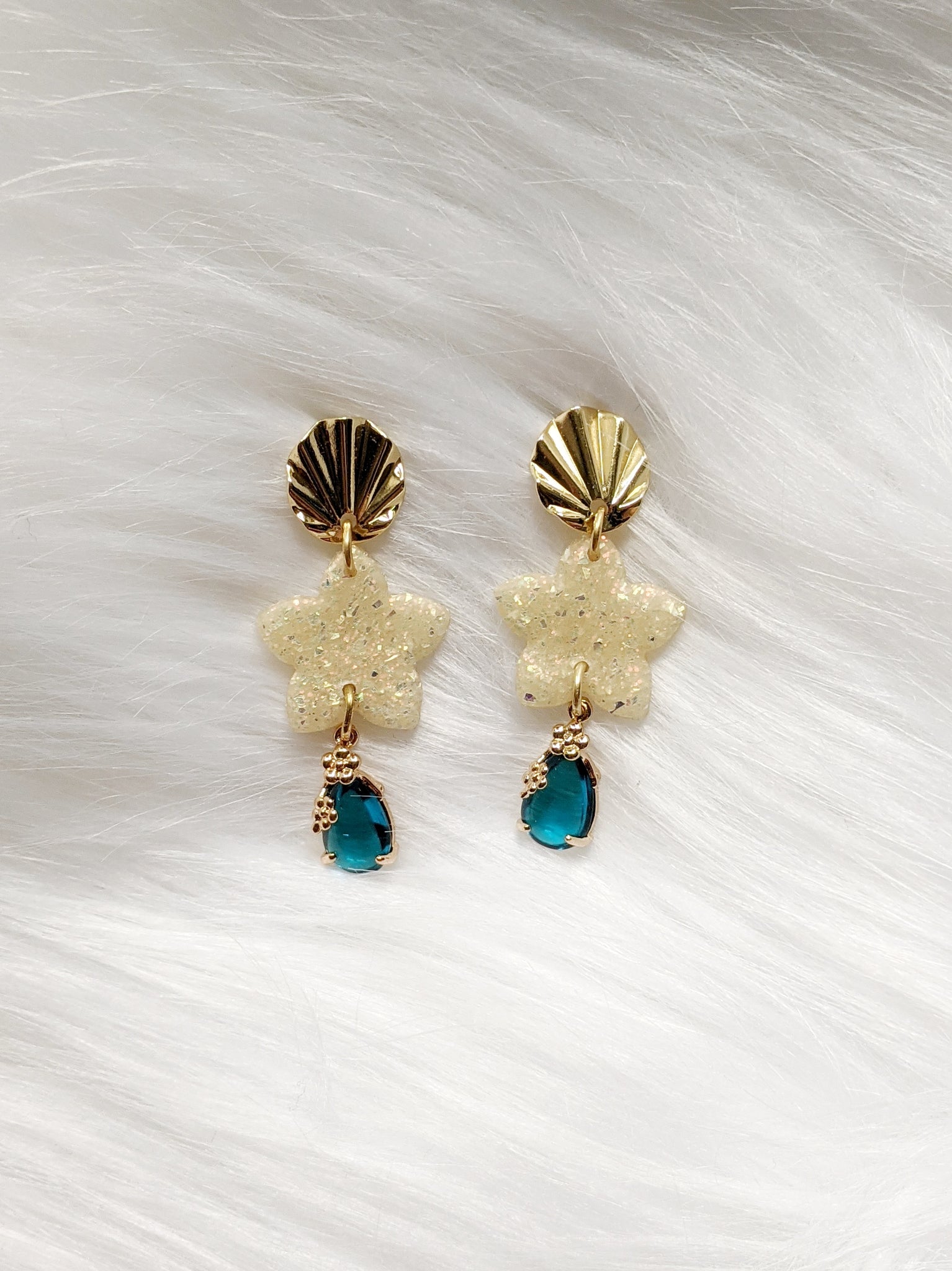 'Robyn' Flower Earrings (Queen Collection)
